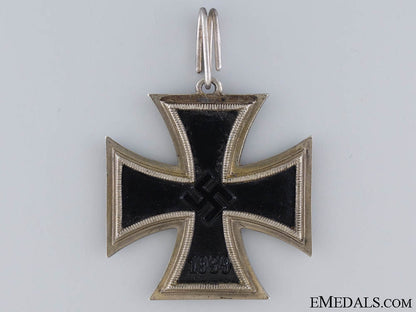 a_rare_three_quarter_ring_knight's_cross_of_the_iron_cross1939_s0941125_copy.jpg53b1b59086b78