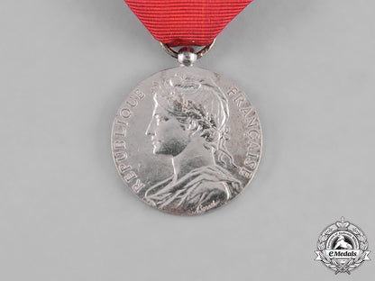france,_v_republic._a_medal_of_honour_for_work,_ii_class_silver_grade_s19_0107