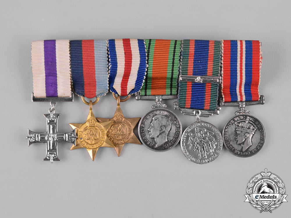 canada._two_second_war_period_miniature_groups_s19_0218