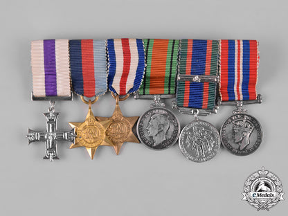 canada._two_second_war_period_miniature_groups_s19_0218
