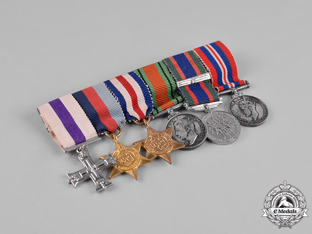 canada._two_second_war_period_miniature_groups_s19_0220