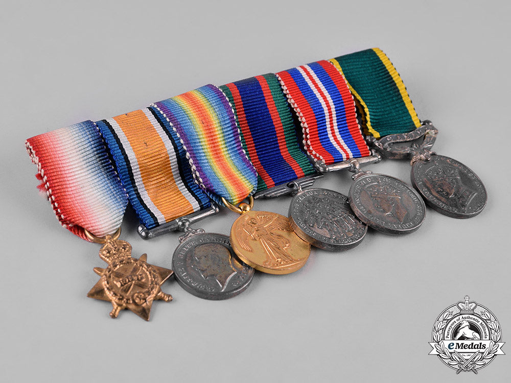 canada._two_second_war_period_miniature_groups_s19_0230