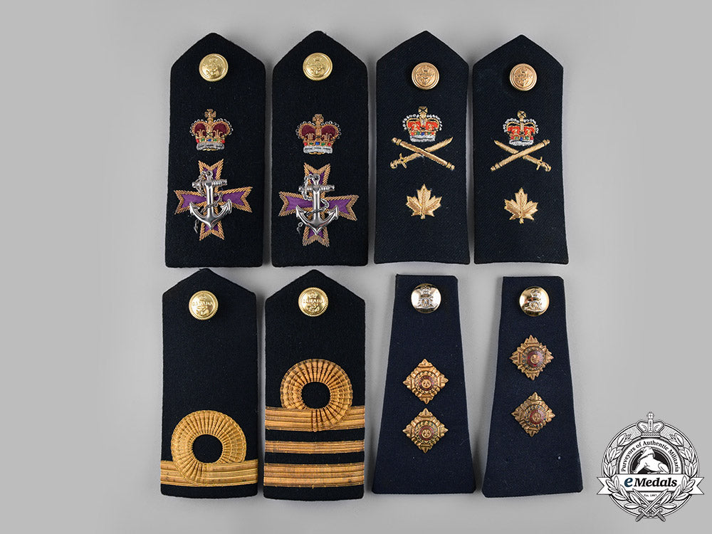 canada._a_lot_of_thirty-_eight_army,_rcaf,_rcn,_rca_insignia_s19_0271