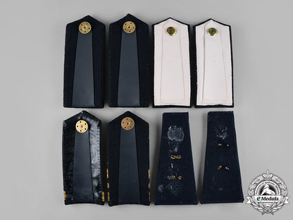 canada._a_lot_of_thirty-_eight_army,_rcaf,_rcn,_rca_insignia_s19_0272