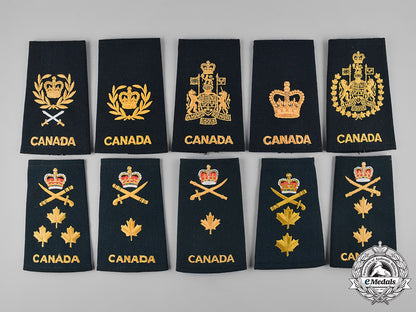 canada._a_lot_of_thirty-_eight_army,_rcaf,_rcn,_rca_insignia_s19_0277
