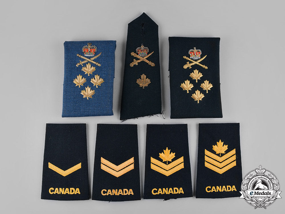 canada._a_lot_of_thirty-_eight_army,_rcaf,_rcn,_rca_insignia_s19_0279