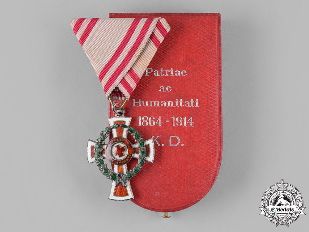 austria,_empire._an_honour_decoration_of_the_red_cross,_ii_class_with_war_decoration_s19_0393