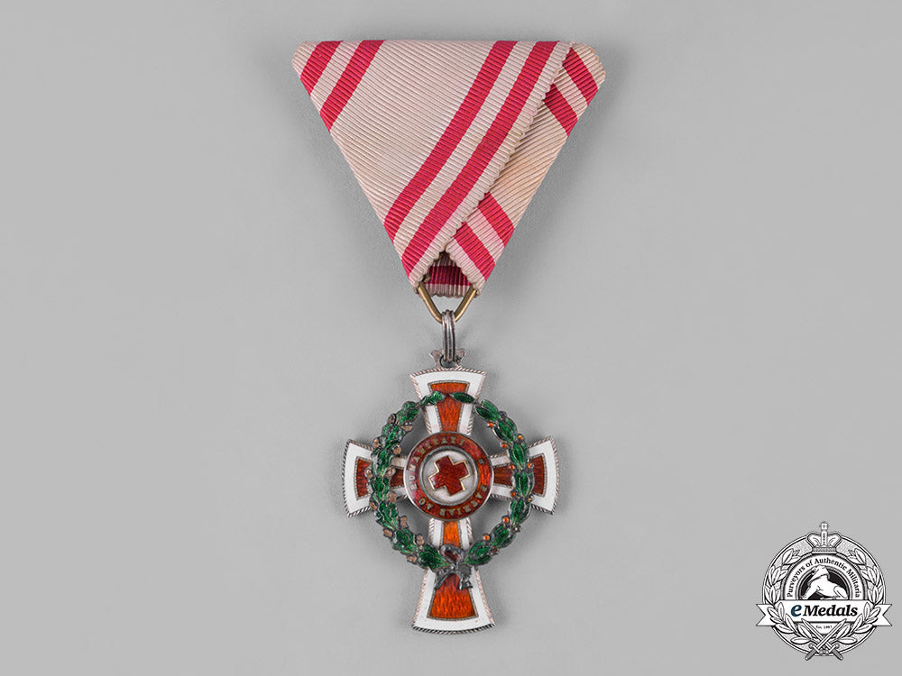 austria,_empire._an_honour_decoration_of_the_red_cross,_ii_class_with_war_decoration_s19_0394