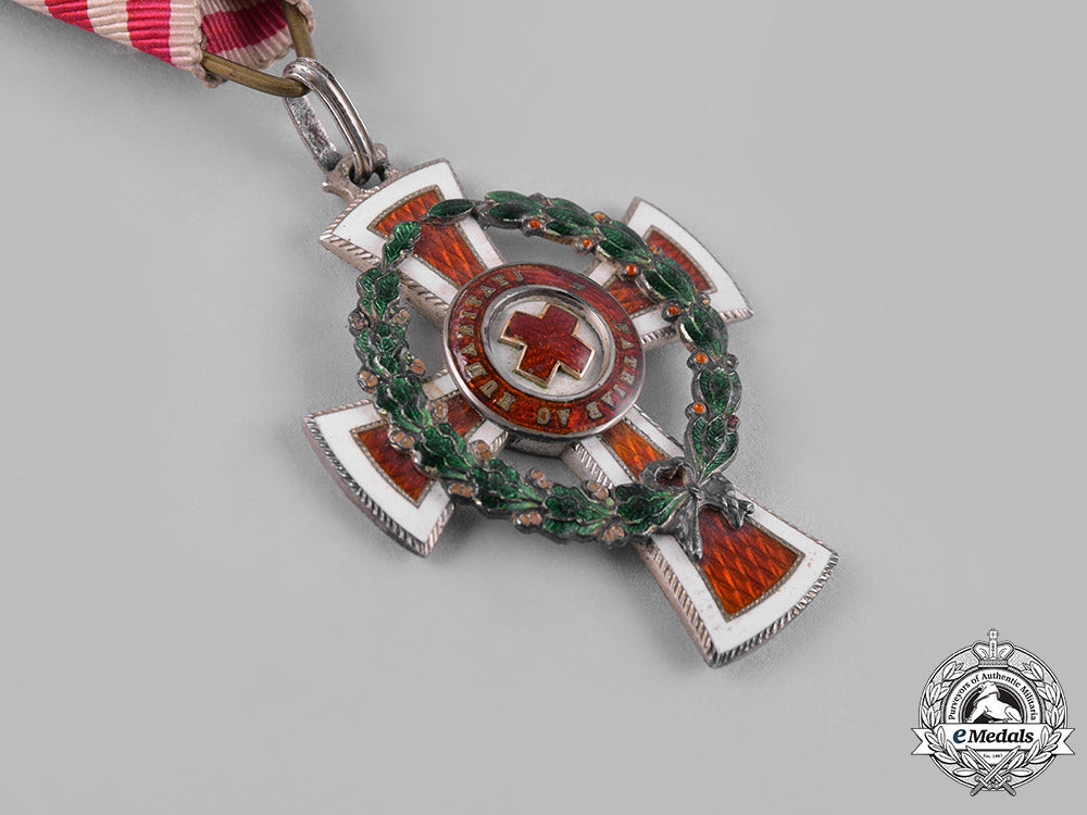 austria,_empire._an_honour_decoration_of_the_red_cross,_ii_class_with_war_decoration_s19_0398