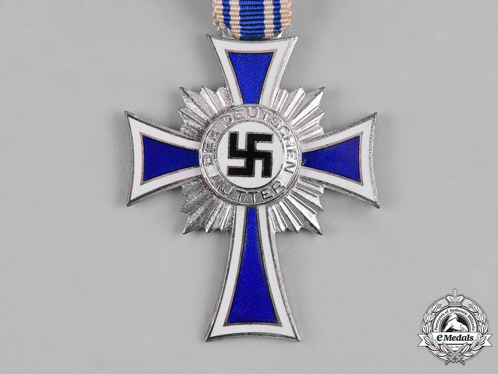 germany,_third_reich._a_pair_of_civil_awards_s19_0561