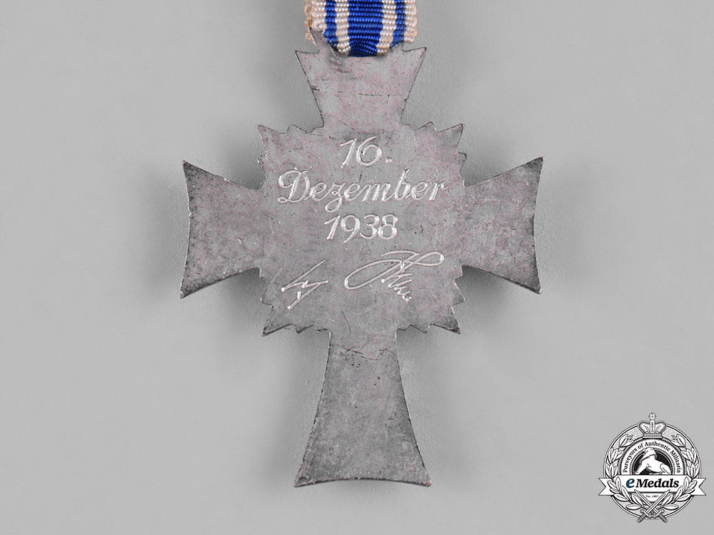 germany,_third_reich._a_pair_of_civil_awards_s19_0562