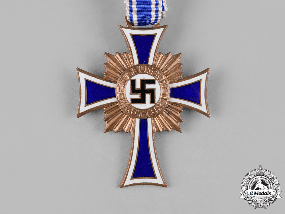 germany,_third_reich._an_honour_cross_of_the_german_mother,_bronze_grade_s19_0754