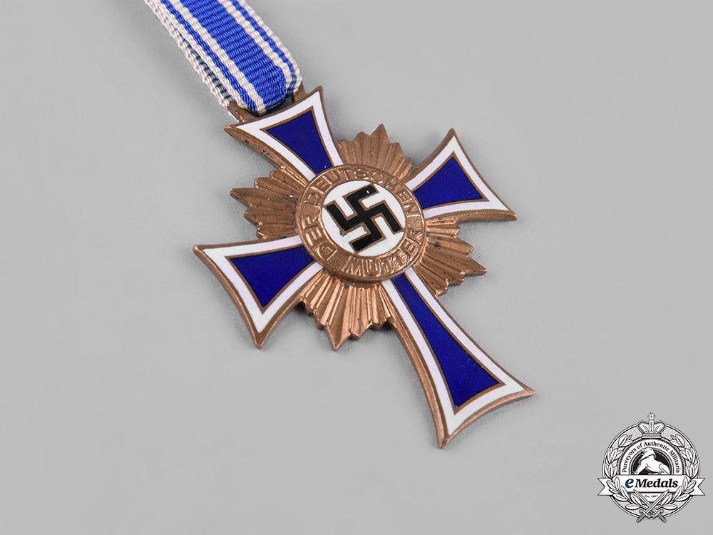 germany,_third_reich._an_honour_cross_of_the_german_mother,_bronze_grade_s19_0756