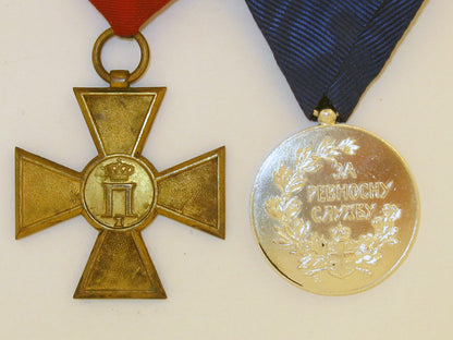 two_full_size_medals,_s3540002