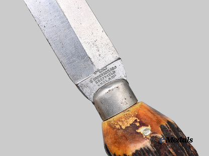 united_kingdom._a_lot_of_four_blades_with_escape_knife_e_medals__g_b8649_10