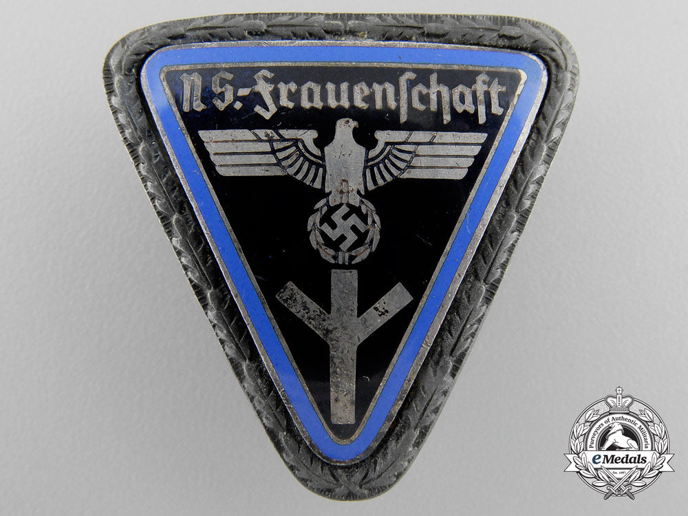 an_orts_level"_ns._frauenschaft”_leader’s_staff_membership_badge;2_nd_pattern(1939-1945)_s_900