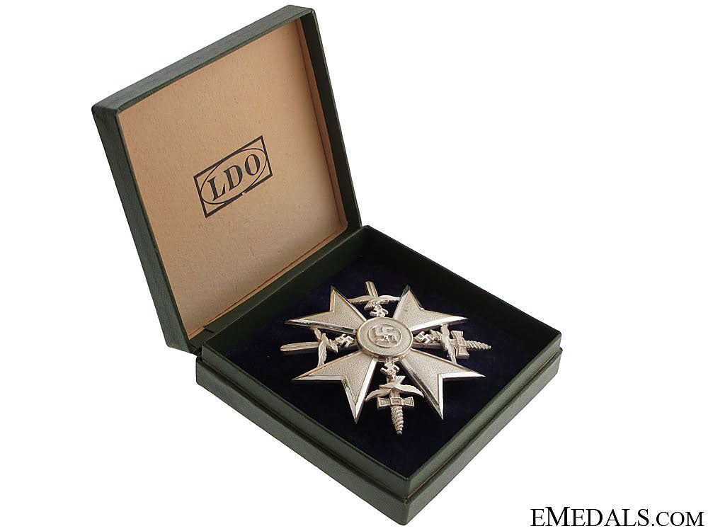 spanish_cross_in_silver_with_swords–_cased_spanish_cross_in_5138cc550c8bb