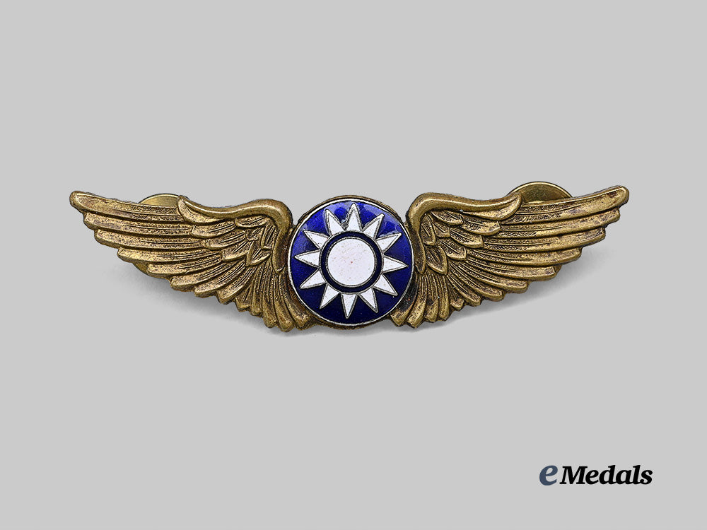 china,_republic._a_set_of_second_war_chinese_air_force_pilot_wings,_c.1945_e_medals__w7620_2