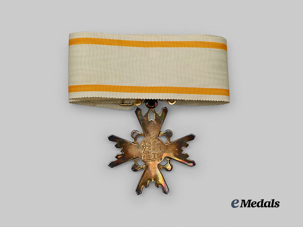 japan,_empire._an_order_of_the_sacred_treasure,_i_i_i_class_with_case_e_medals__w8476_6
