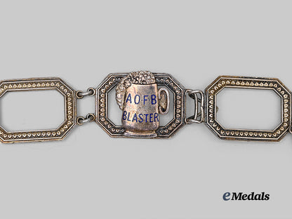 united_kingdom,_canada._an_ancient_order_of_froth_blowers_collar_to_thain_wendell_mac_dowell,_v._c._recipient_for_actions_at_vimy_ridge,1917_e_medals__g_b8637_9