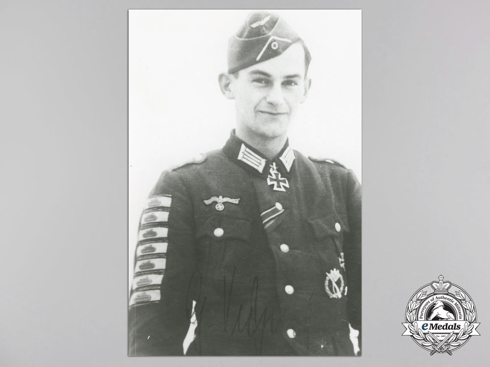 a_post_war_signed_photograph_of_knight's_cross_recipient;_günther_viezenz_t_023_1