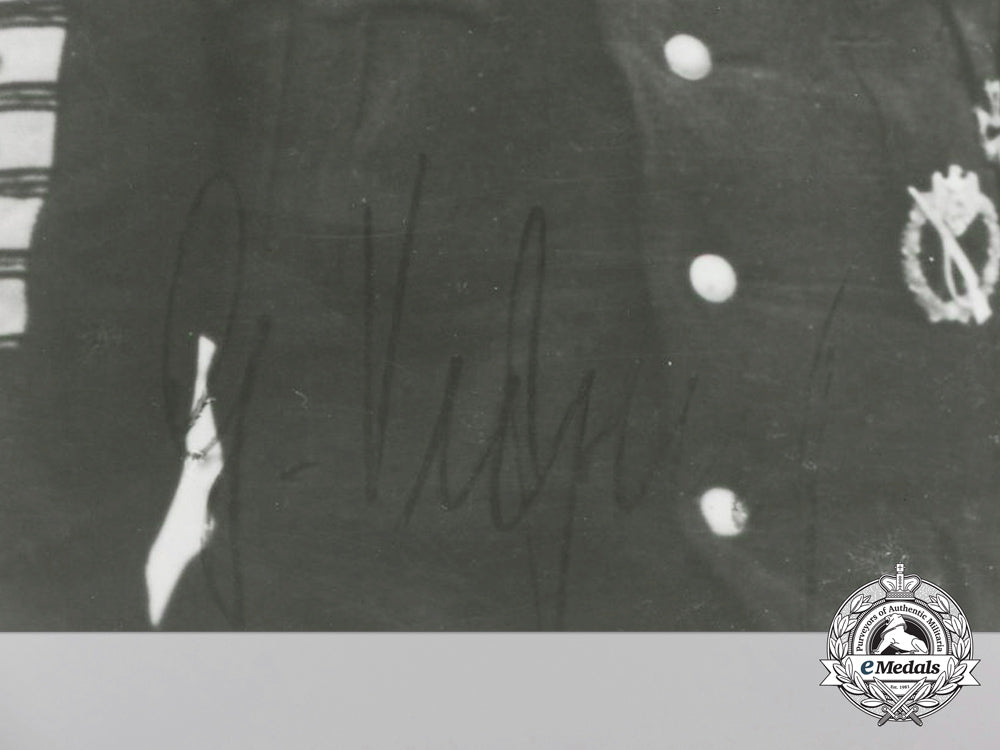 a_post_war_signed_photograph_of_knight's_cross_recipient;_günther_viezenz_t_024_1