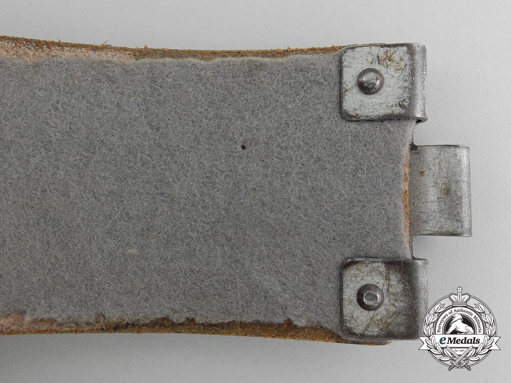 three_second_war_german_belts_t_137