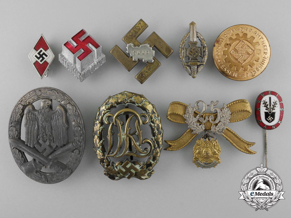 a_lot_of_second_war_german_badges&_pins_t_444