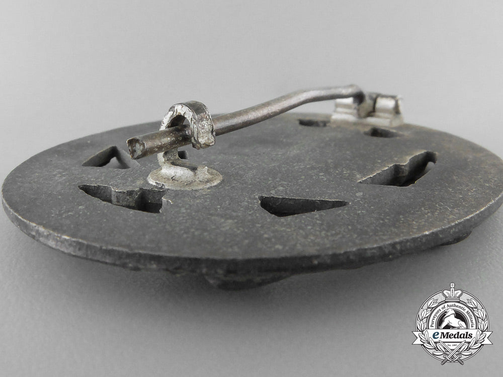 a_lot_of_second_war_german_badges&_pins_t_449