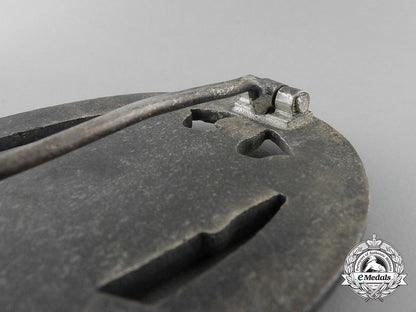 a_lot_of_second_war_german_badges&_pins_t_450