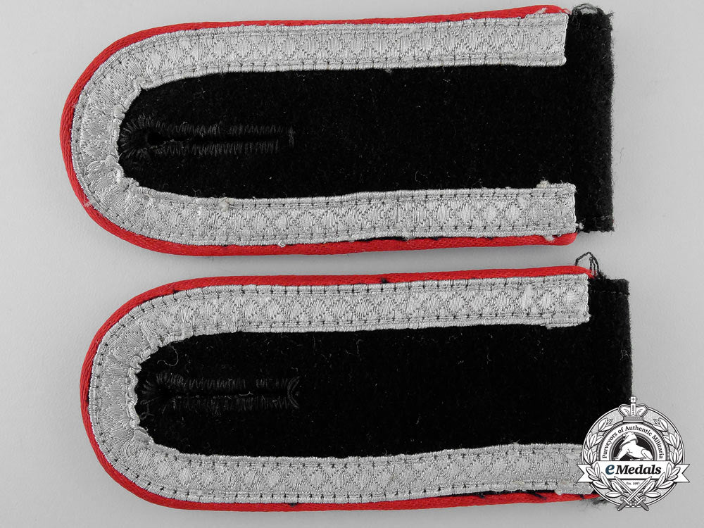 a_pair_of_waffen-_ss_artillery_unterscharfuhrer_shoulder_straps_t_459