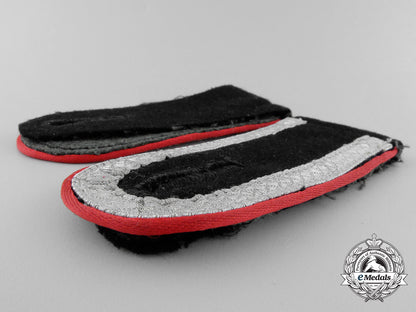 a_pair_of_waffen-_ss_artillery_unterscharfuhrer_shoulder_straps_t_461