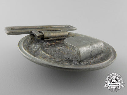 a_hanover_fire_defence_service_officer's_belt_buckle;_published_example_t_641