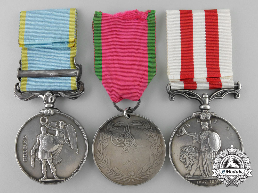 a_fine_canadian_permanent_forces_long&_meritorious_service_family_group_t_716