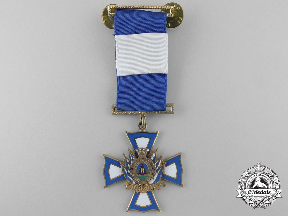 a_honduras_armed_forces_cross_of_merit_by_n.s.meyer,_new_york_t_875