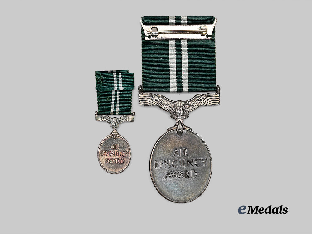 united_kingdom._an_air_efficiency_medal,_with_miniature_e_medals__g_b8333_4