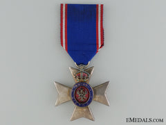 The Royal Victorian Order; Member's Badge (M.v.o)