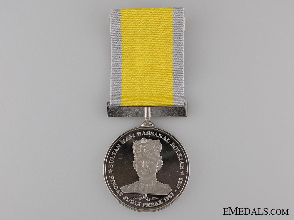 the_sultan_haji_hassanal_bolkiah_silver_jubilee_medal1967-1992_the_sultan_haji__53e0ea0b3288c