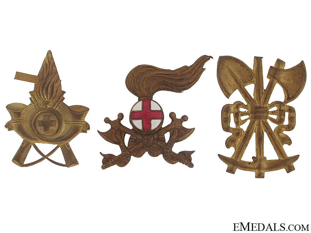 there_italian_cap_badges_there_italian_ca_509144084e70d