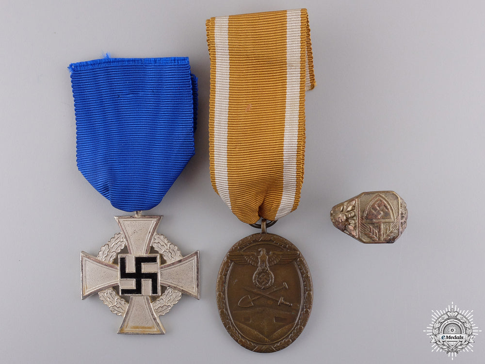 three_second_war_german_awards_with_rad_ring_three_second_war_548ef75386016