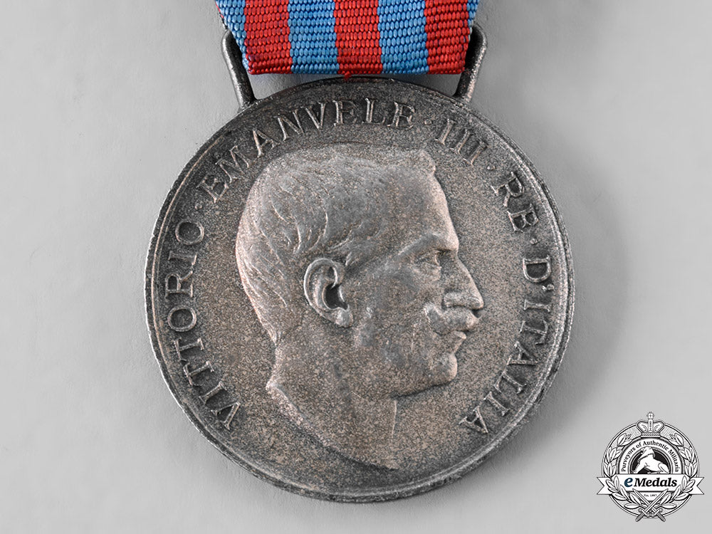italy,_kingdom._a_medal_for_the_libyan_campaign_with1911_and1912_bars_tray107_1_lo_102