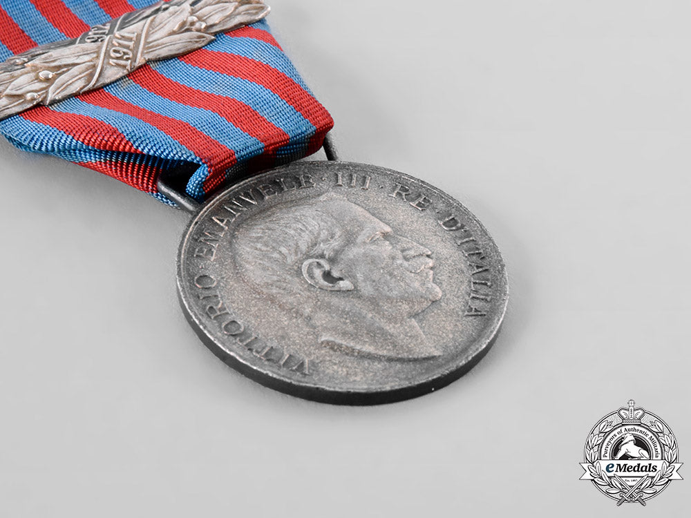 italy,_kingdom._a_medal_for_the_libyan_campaign_with1911_and1912_bars_tray107_1_lo_104