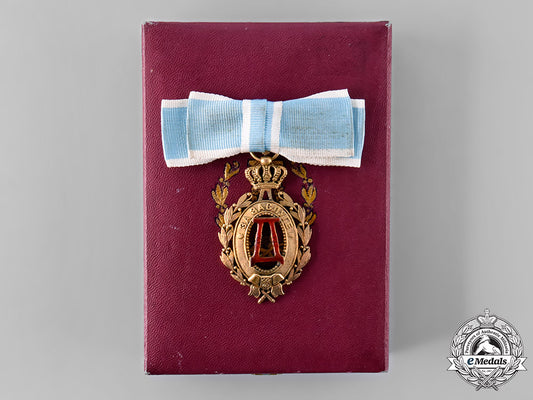serbia,_kingdom._a_queen_draga_medal,_i_class_gold_grade_tray107_7_lo_126