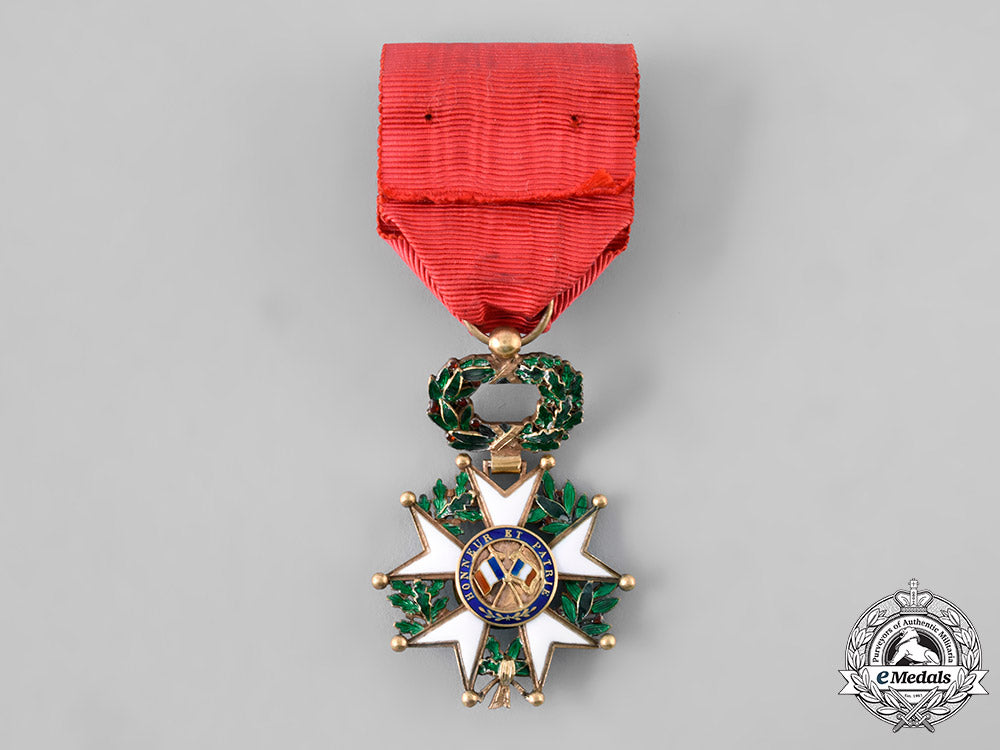 france,_iii_republic._an_order_of_the_legion_of_honour,_iv_class_officer,_c.1918_tray10_lo_023