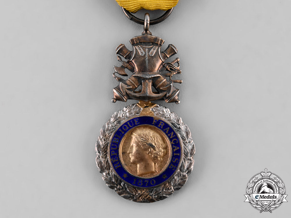 france,_iii_republic._a_military_medal,_type_iii_with_uniface_trophy-_of-_arms,_c.1918_tray16_4_lo_020