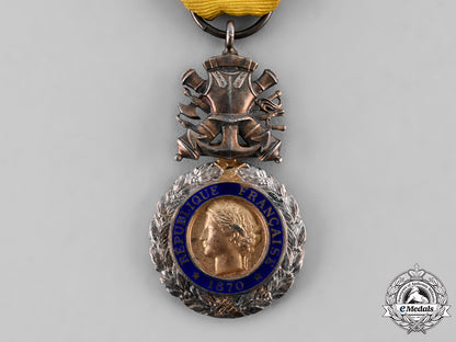 france,_iii_republic._a_military_medal,_type_iii_with_uniface_trophy-_of-_arms,_c.1918_tray16_4_lo_020