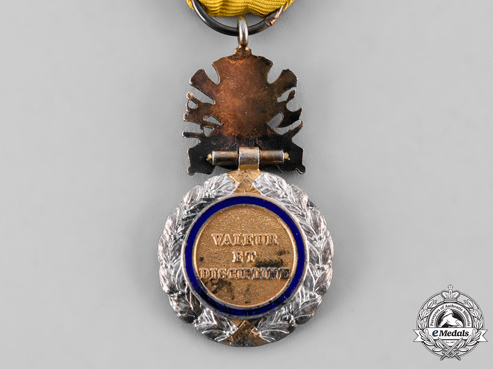 france,_iii_republic._a_military_medal,_type_iii_with_uniface_trophy-_of-_arms,_c.1918_tray16_4_lo_021