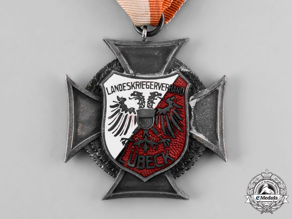 lübeck,_free_city._a_cross_of_merit,_ii_class_tray171_5_lo_017_2_1_1