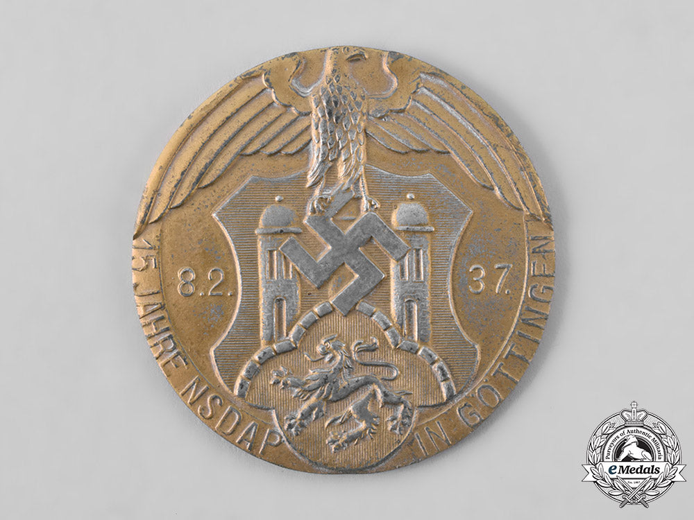 germany,_nsdap._a1937_nsdap_göttingen15-_year_anniversary_table_medal,_with_case,_by_schmal&_schulz_tray209_6_lo_032_1_1