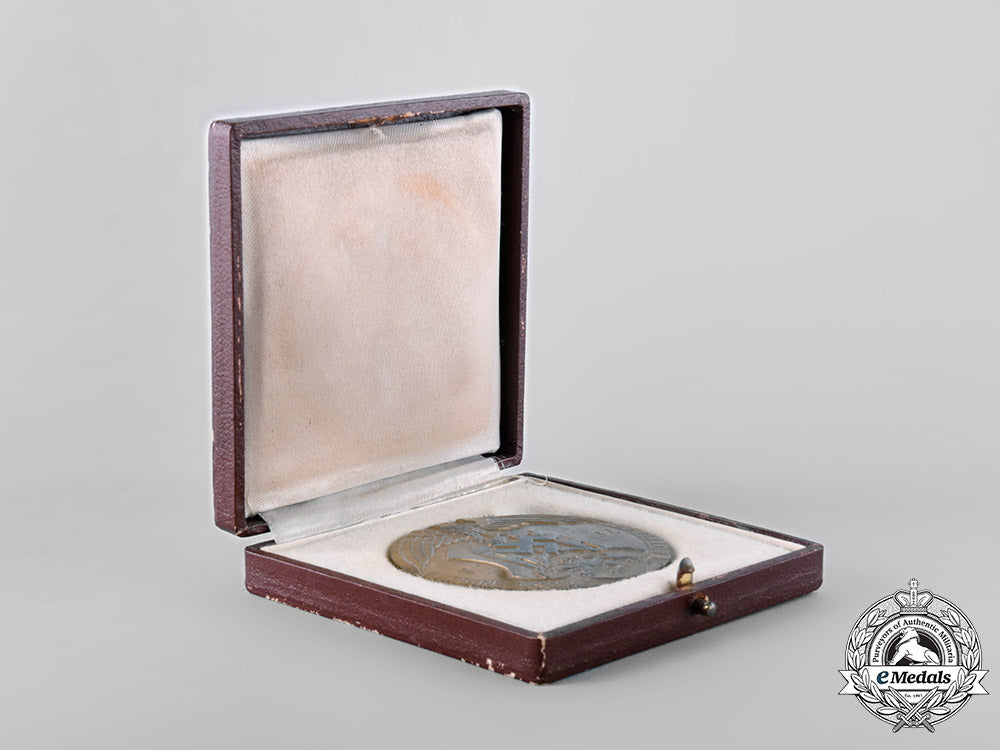 germany,_nsdap._a1937_nsdap_göttingen15-_year_anniversary_table_medal,_with_case,_by_schmal&_schulz_tray209_6_lo_035_1_1